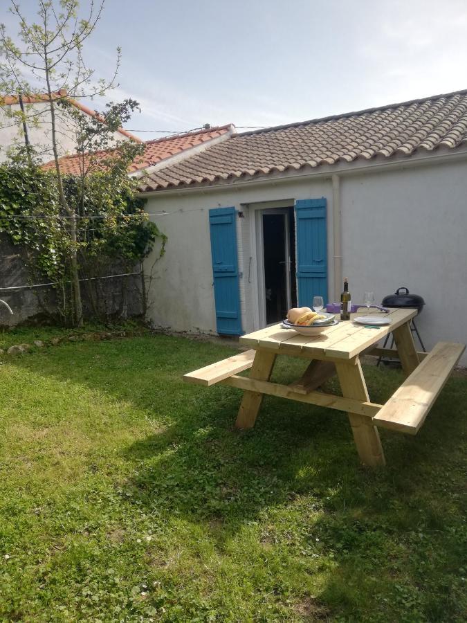 Le gîte des Mégalithes Le Bernard Exterior foto